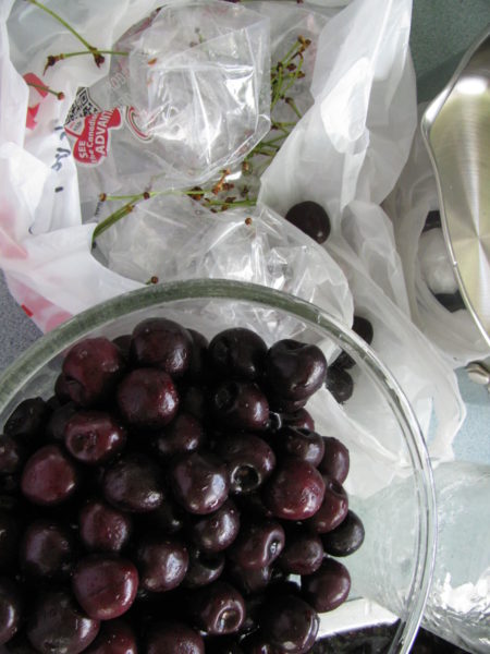 Stemless cherries in a bowl
