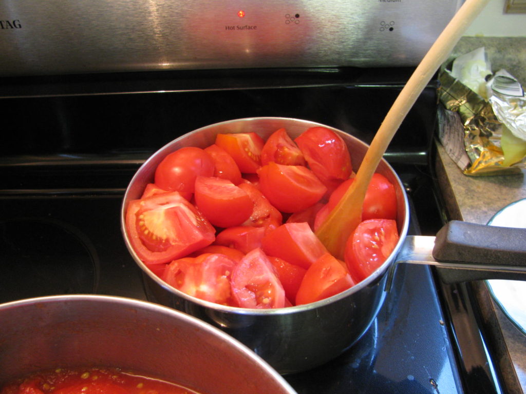 Turning Tomatoes into Sauce (Part 1) Country Life in BC