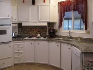 Budget friendly way to update an ugly countertop #reno #kitchen